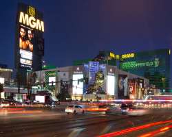 The music enthusiast can discover some of the favourite DJs at the very popular MGM Grand?s Hakkasan where prominent DJs are welcomed to perform.